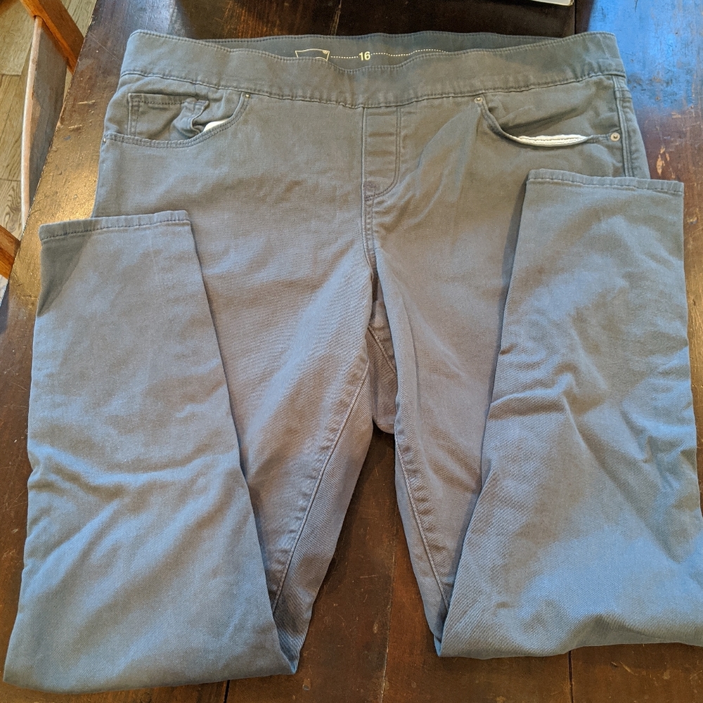 Levi's gray jeggings